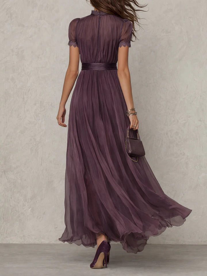 Flavia | Kjole Lang Elegant Violeta Hals Gota Blonder